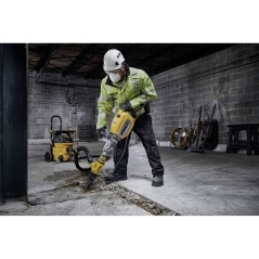 DeWALT DWV905M-QS Dust Extractor - Powerful, Efficient, and Reliable Vacuum for Clean Workspaces!